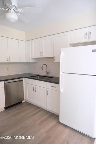 93 Oak Lane, Eatontown, NJ 07724