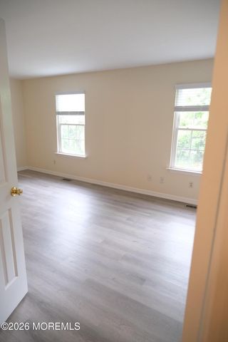 93 Oak Lane, Eatontown, NJ 07724