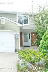 93 Oak Lane, Eatontown, NJ 07724
