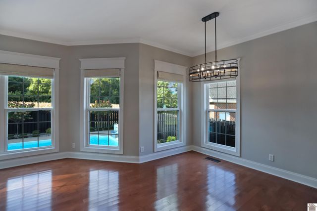 1831 Kandi Kay Ln, Murray, KY 42071