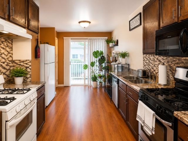 885 White Oak Lane, University Park, IL 60484