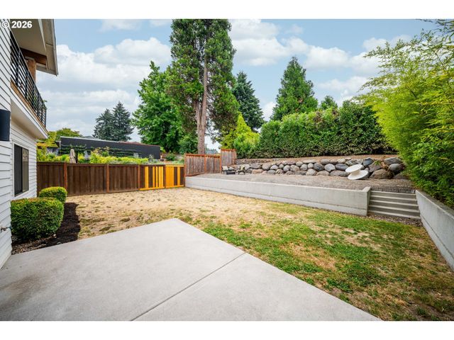 2076 Ne MORGAN St A, Portland, OR 97211
