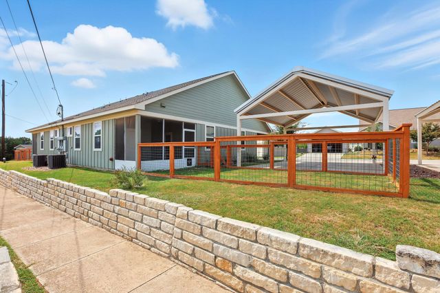 341 Rose DR A, Dripping Springs, TX 78620