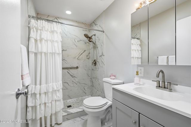 51 Westport Drive 71, Whiting, NJ 08759