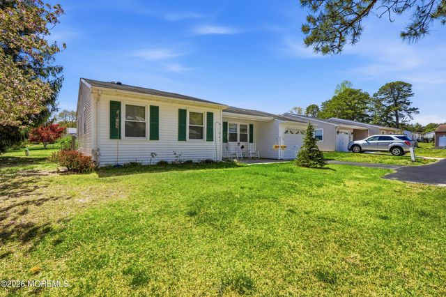 51 Westport Drive 71, Whiting, NJ 08759