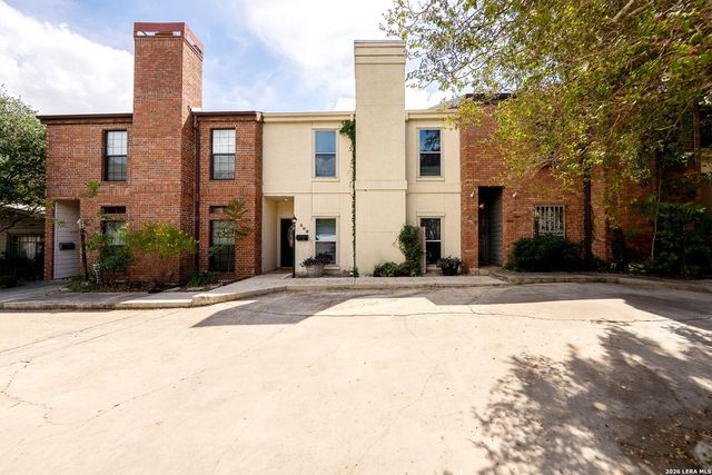 508 Thelma Dr, Olmos Park, TX 78212