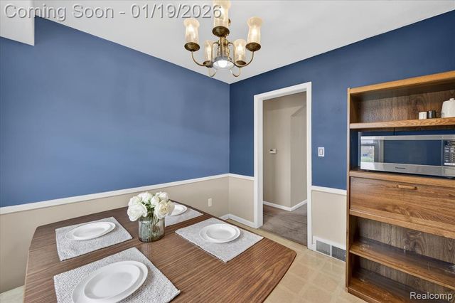 9619 Mayfield Street, Livonia, MI 48150