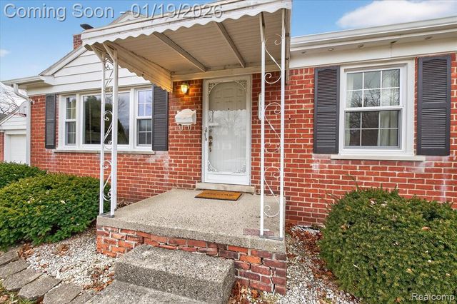 9619 Mayfield Street, Livonia, MI 48150