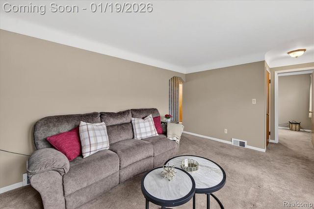 9619 Mayfield Street, Livonia, MI 48150