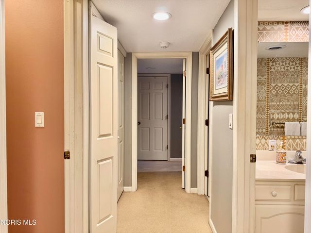 4343 W Bancroft Street, 2 C, Ottawa Hills, OH 43615