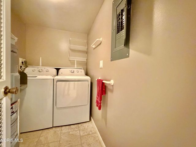4343 W Bancroft Street, 2 C, Ottawa Hills, OH 43615