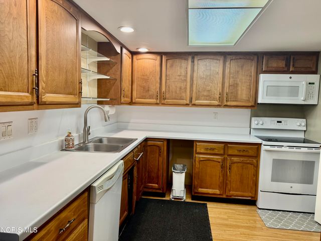 4343 W Bancroft Street, 2 C, Ottawa Hills, OH 43615