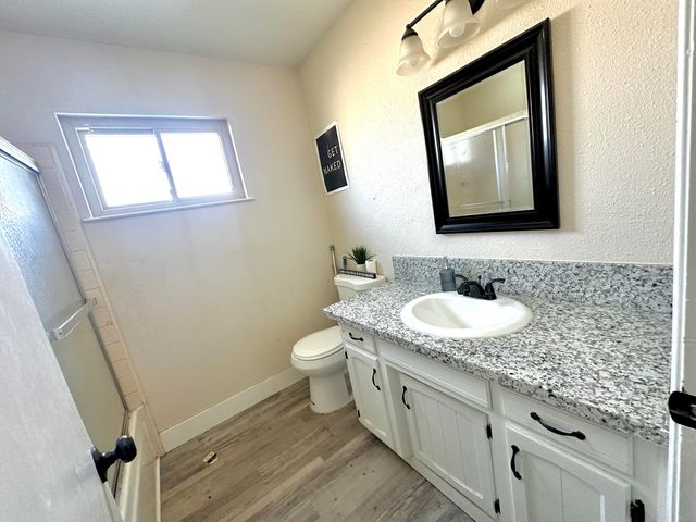 1120 W Mulberry Avenue, Porterville, CA 93257