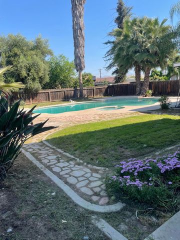 1120 W Mulberry Avenue, Porterville, CA 93257