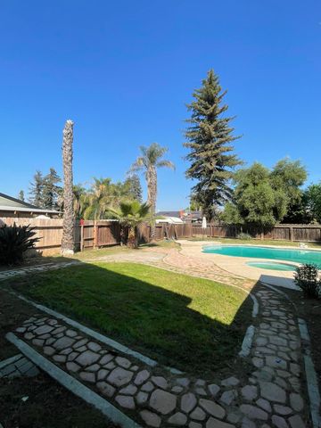 1120 W Mulberry Avenue, Porterville, CA 93257