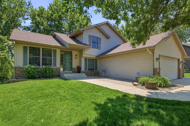 9953 Starlight Drive, Woodbury, MN 55125