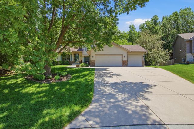 9953 Starlight Drive, Woodbury, MN 55125