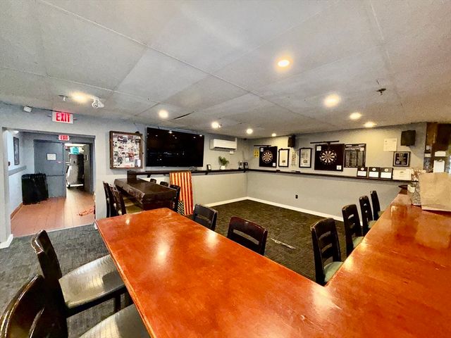 1186-A Worcester Rd, Framingham, MA 01702