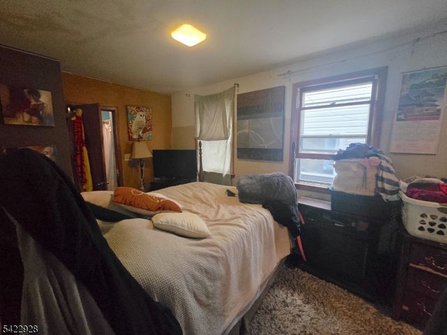 34 Home St, Franklin Twp., NJ 08873
