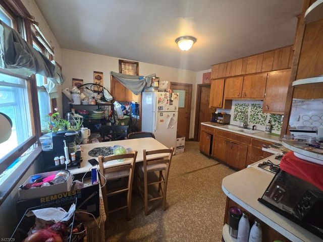 34 Home St, Franklin Twp., NJ 08873