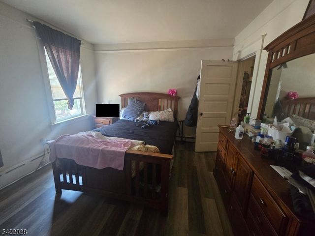 34 Home St, Franklin Twp., NJ 08873