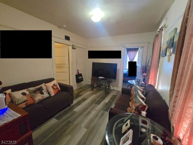 34 Home St, Franklin Twp., NJ 08873