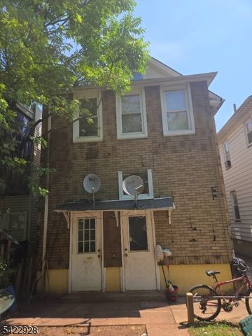 34 Home St, Franklin Twp., NJ 08873
