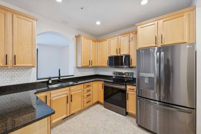 7539 Parkridge Way, Savage, MN 55378