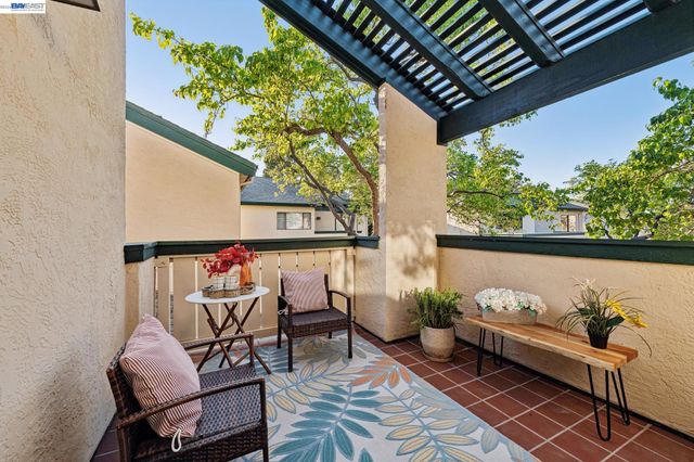 622 Ironwood Rd, Alameda, CA 94502