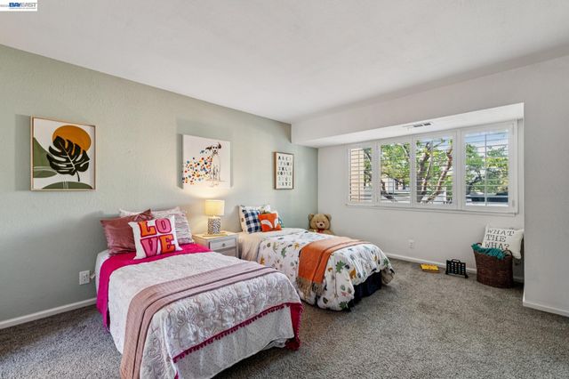 622 Ironwood Rd, Alameda, CA 94502