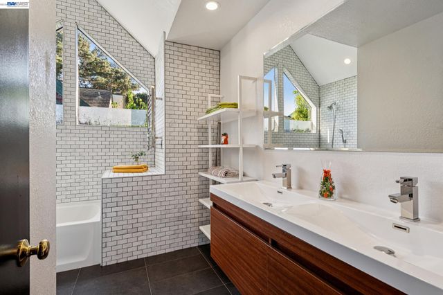 622 Ironwood Rd, Alameda, CA 94502