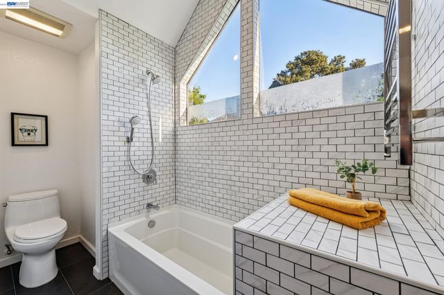 622 Ironwood Rd, Alameda, CA 94502