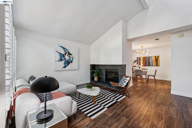 622 Ironwood Rd, Alameda, CA 94502