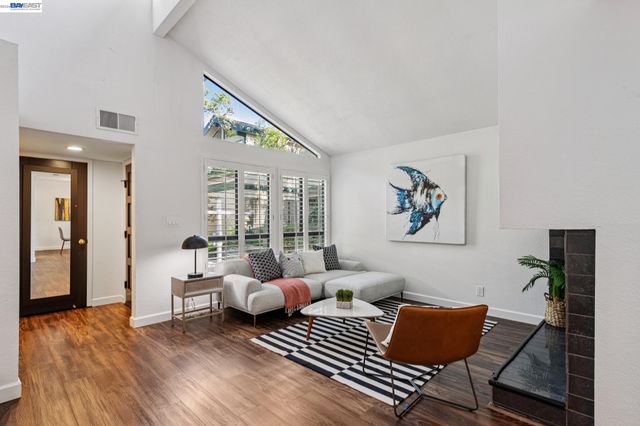 622 Ironwood Rd, Alameda, CA 94502