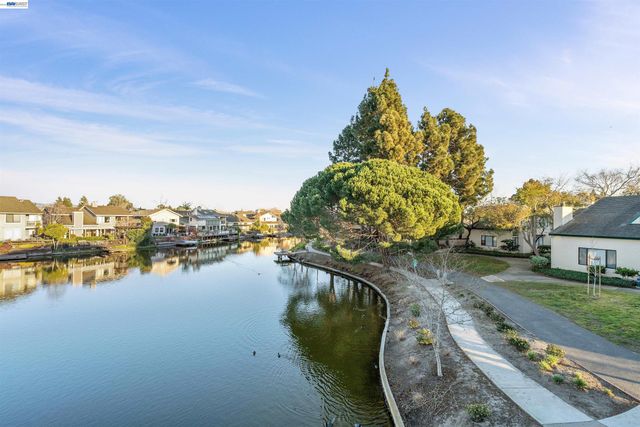 622 Ironwood Rd, Alameda, CA 94502