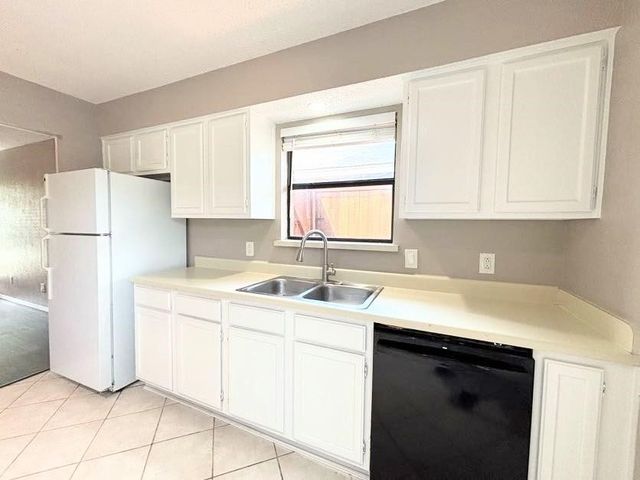 8504 Holly Street, Frisco, TX 75034