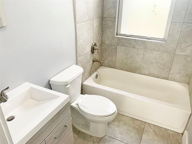 702 S 17TH Avenue 8, Hollywood, FL 33020