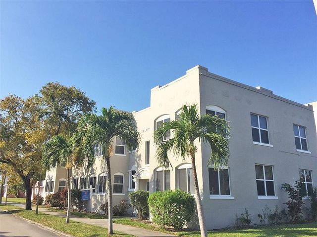 702 S 17TH Avenue 8, Hollywood, FL 33020