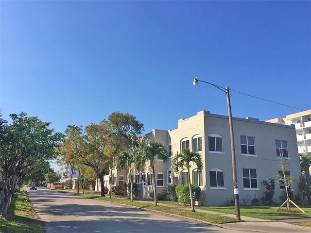 702 S 17TH Avenue 8, Hollywood, FL 33020