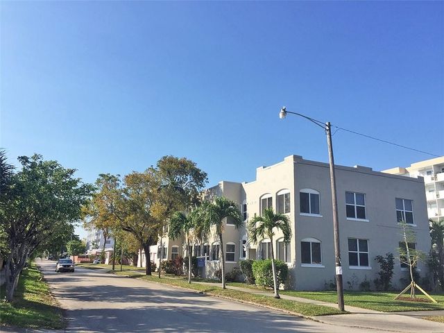 702 S 17TH Avenue 8, Hollywood, FL 33020