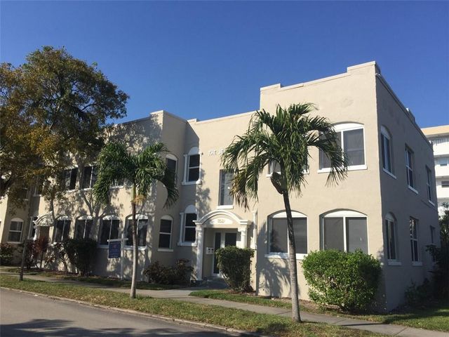702 S 17TH Avenue 8, Hollywood, FL 33020
