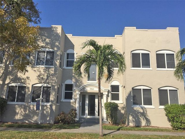 702 S 17TH Avenue 8, Hollywood, FL 33020