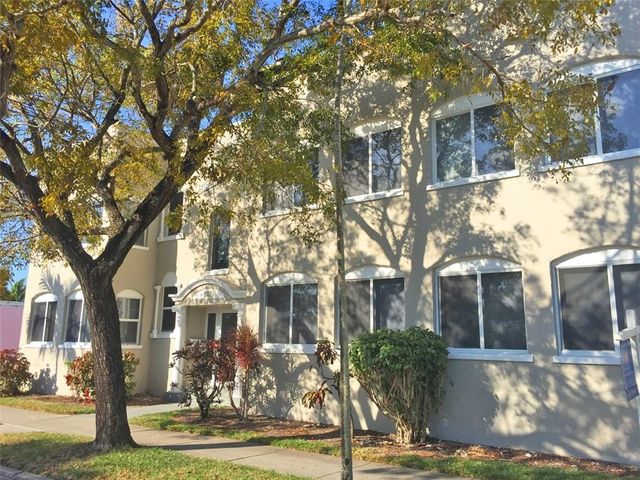 702 S 17TH Avenue 8, Hollywood, FL 33020