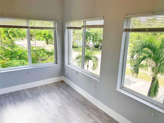 702 S 17TH Avenue 8, Hollywood, FL 33020