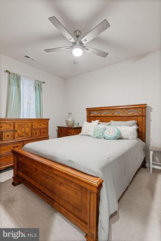 6773 AZALEA GARDEN LN, Haymarket, VA 20169
