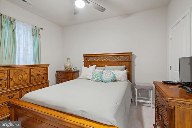 6773 AZALEA GARDEN LN, Haymarket, VA 20169