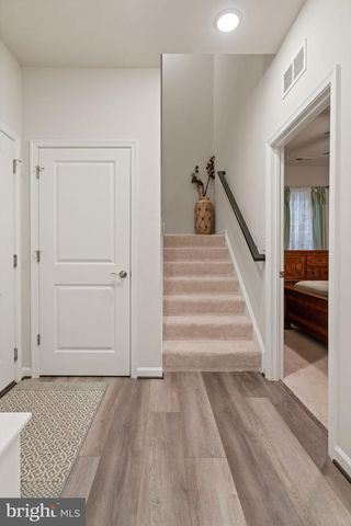 6773 AZALEA GARDEN LN, Haymarket, VA 20169