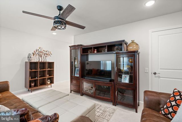 6773 AZALEA GARDEN LN, Haymarket, VA 20169