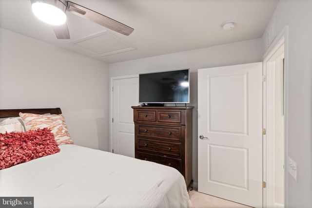 6773 AZALEA GARDEN LN, Haymarket, VA 20169