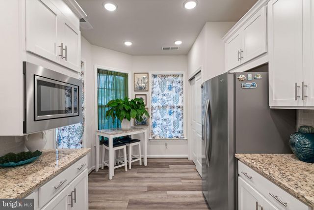 6773 AZALEA GARDEN LN, Haymarket, VA 20169